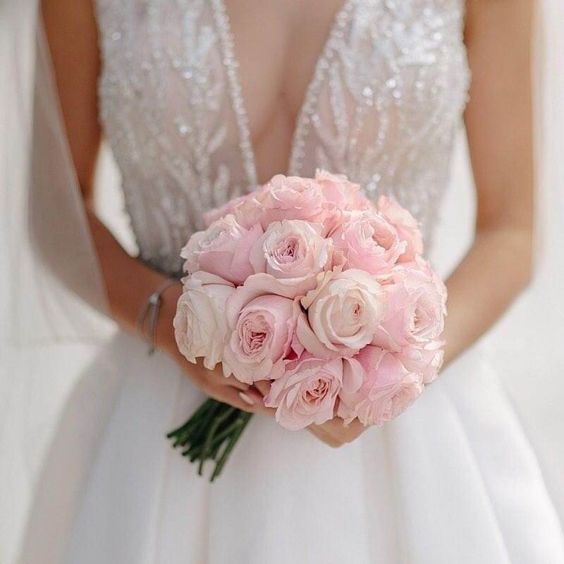 Букет невесты из 11 розовых пионов. Купить свадебный букет из 11 розовых пионов.